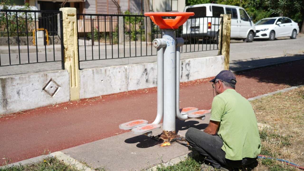Milas Belediyesi İlçe Parklarında Bakım ve Yenileme Çalışmalarına Başladı 3
